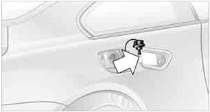Refueling BMW 2007 M6 2